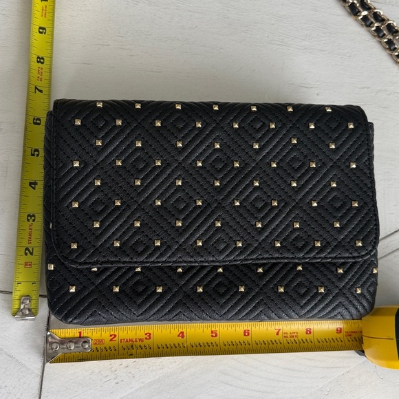 INC Vachetta Crossbody Clutch Handbag Purse Black w Gold Accent Removable Chain - Picture 13 of 17